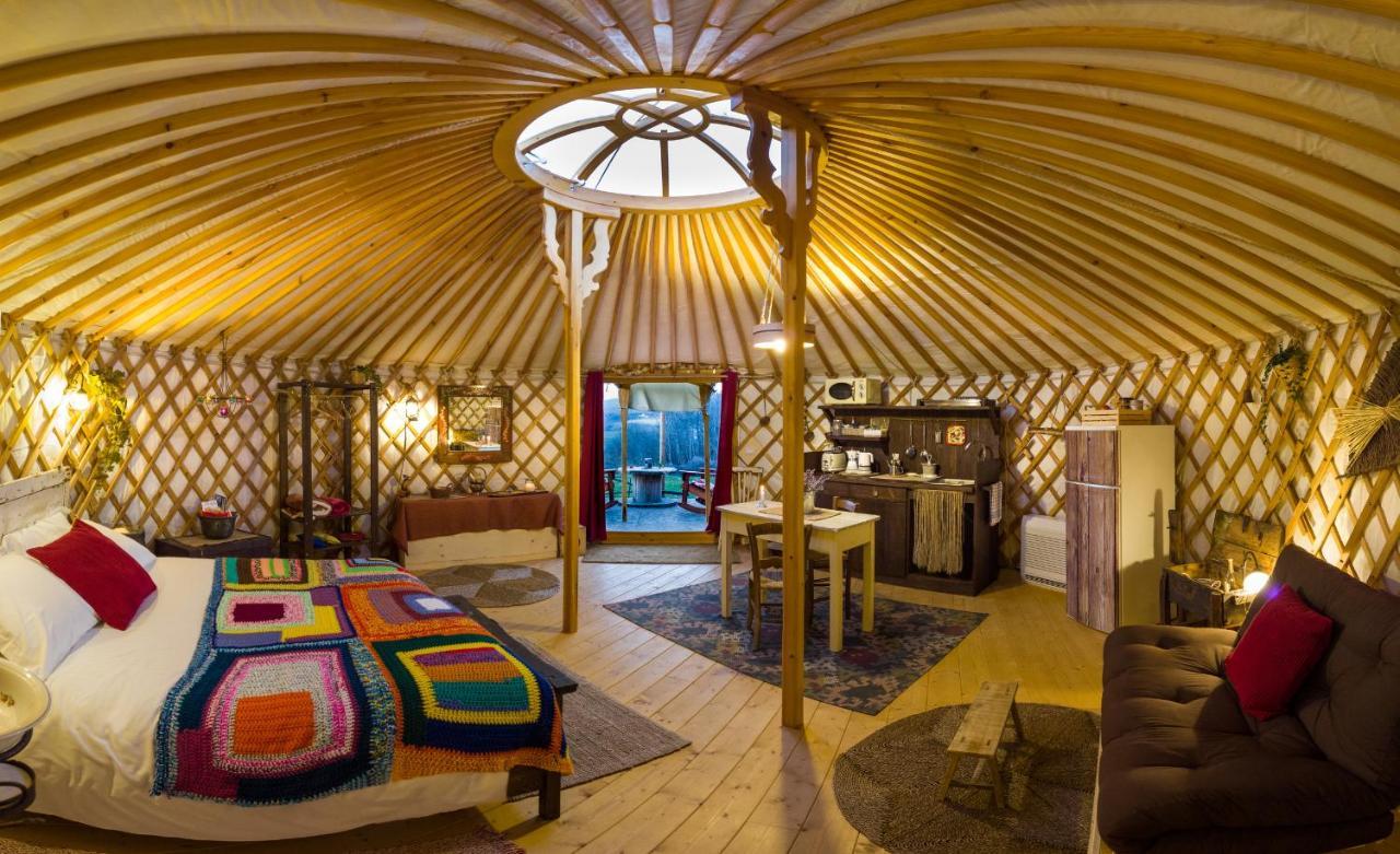 2 Cuori E 1 Yurta Glamping In Tuscany - Adults Only Asciano Extérieur photo