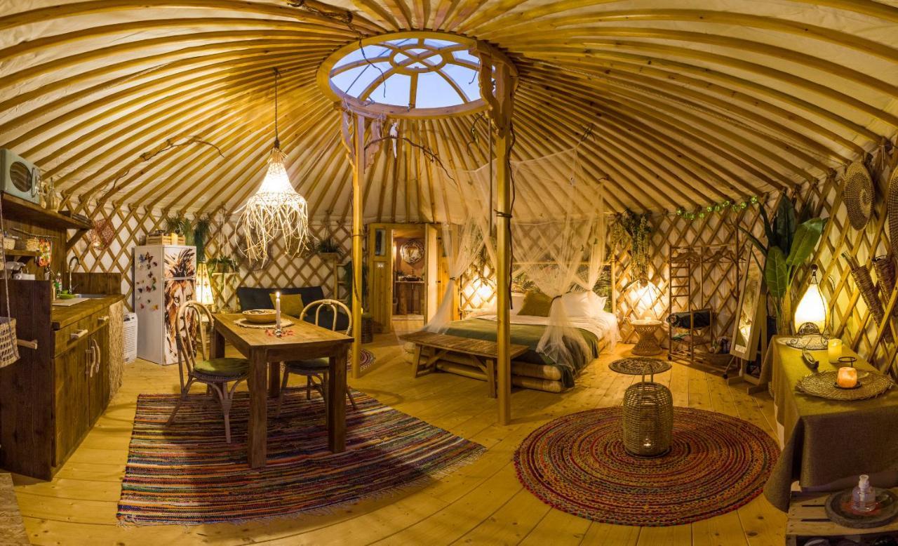 2 Cuori E 1 Yurta Glamping In Tuscany - Adults Only Asciano Extérieur photo