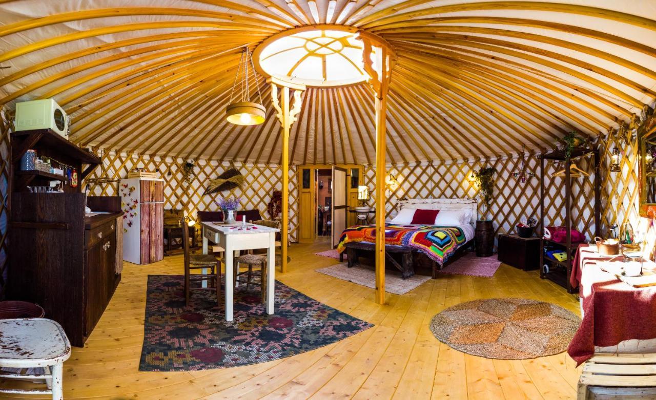2 Cuori E 1 Yurta Glamping In Tuscany - Adults Only Asciano Extérieur photo