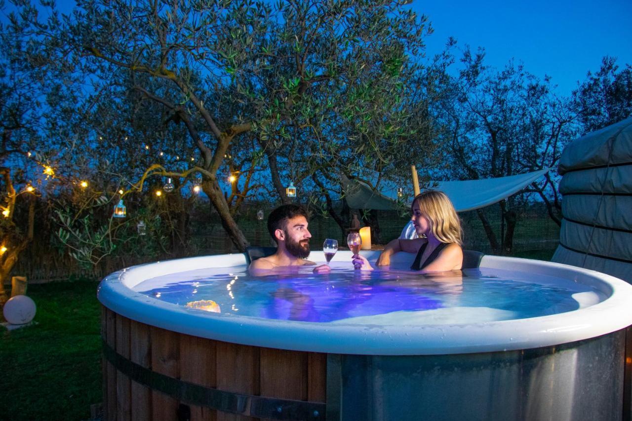 2 Cuori E 1 Yurta Glamping In Tuscany - Adults Only Asciano Extérieur photo