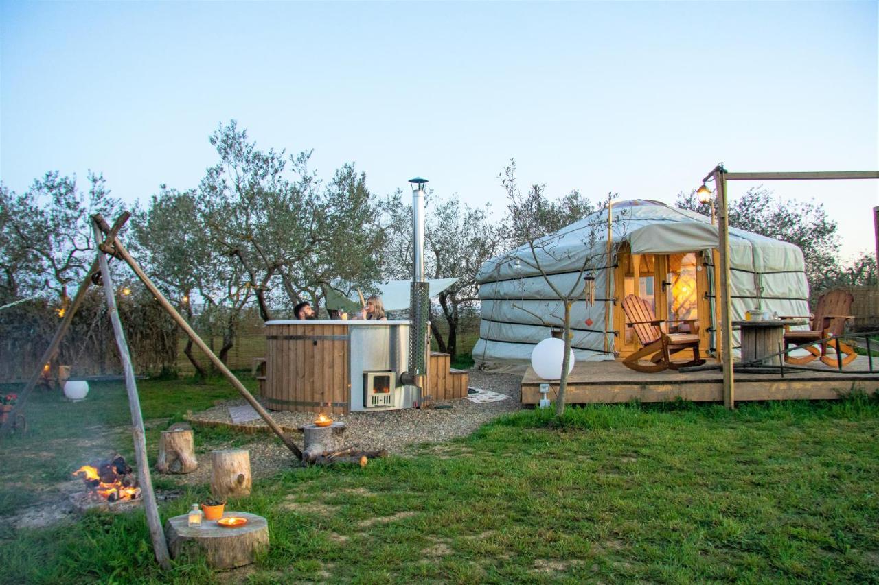 2 Cuori E 1 Yurta Glamping In Tuscany - Adults Only Asciano Extérieur photo